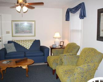 Close to Appalachian State University Campus: boone permit#224-0015 - Boone - Living room