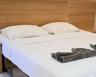 Royal Kencana Hotel Jepara - Jepara - Slaapkamer