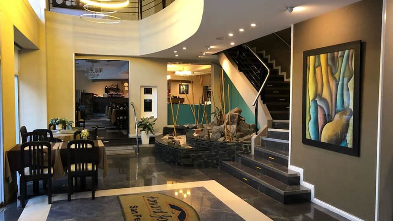 Howard Johnson by Wyndham San Pedro