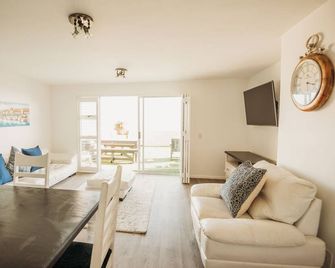 Voir la Mer - Blouberg Beach - Cape Town - Living room