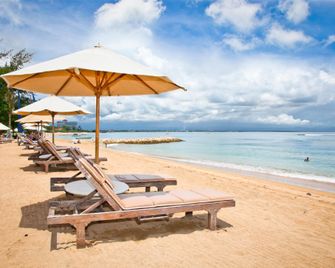 Serangan Turtle Island Hostel - Denpasar - Strand