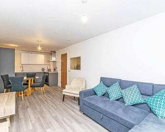 Spacious Central Manchester 2 Bed Apartment - Mánchester - Sala de estar