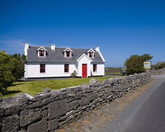 Fanore Holiday Cottages - Ballyvaughan - Edificio