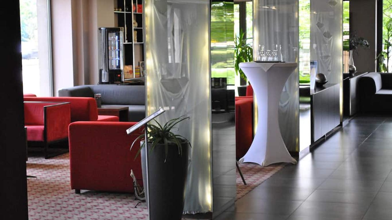 洛卡康格雷斯酒店 - 科西策