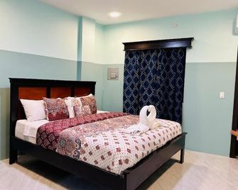 Hotel Sea Queen Suite & Golf Cart Rental - San Pedro Town