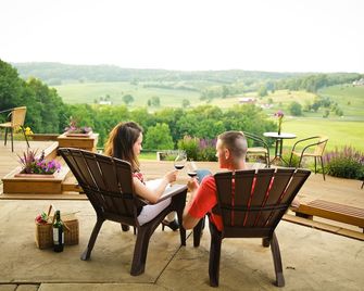 Dream Getaway Cottage w/ Endless Hilltop Views - Seasonal Pool/Hot Tub - West Baden Springs - Balcony