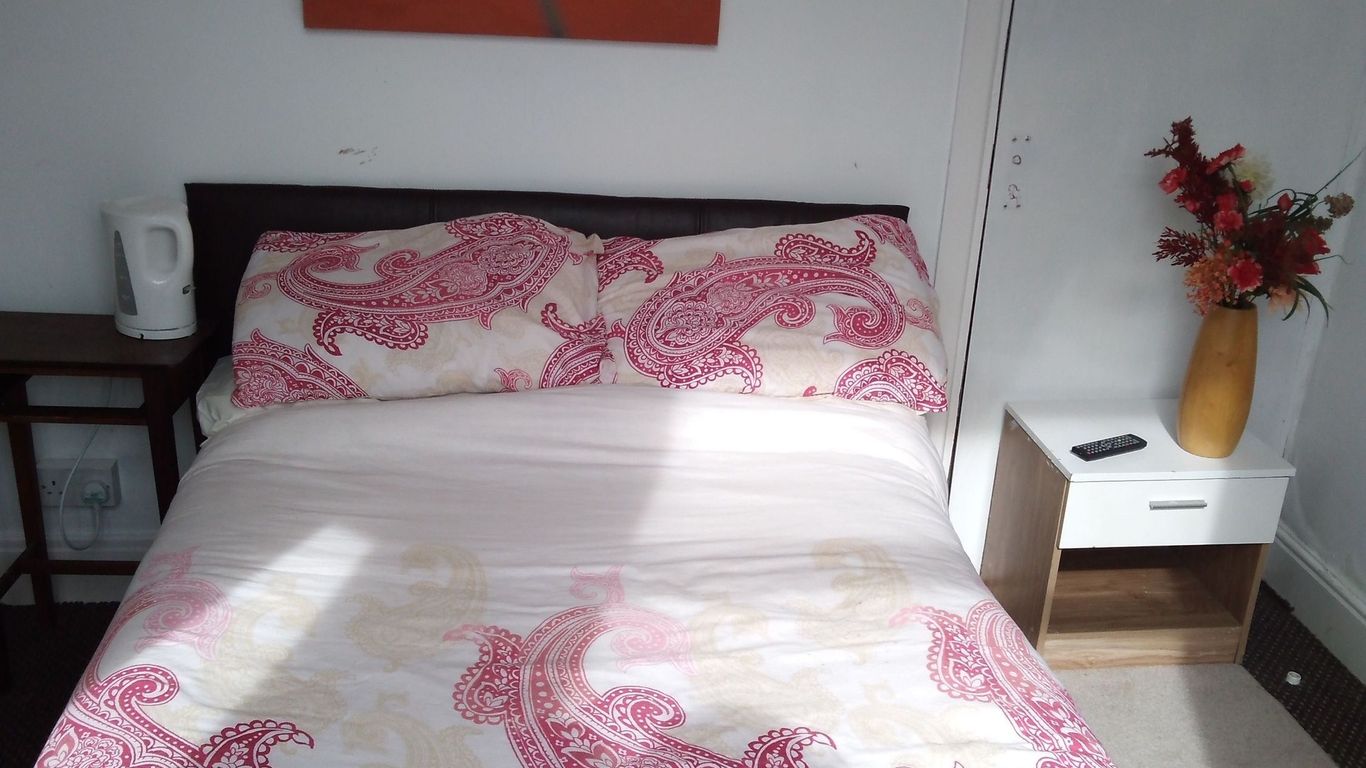 Myroomz Seaview Hotel