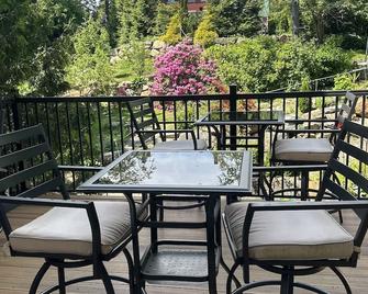 Camden Riverhouse Hotel and Inn - Camden - Balcony