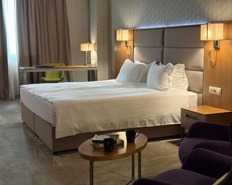 Golden Tulip Varna - Varna - Habitación