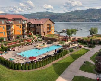 Barona Beach Lakefront Condo - West Kelowna - Pool