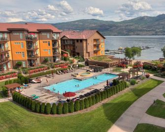 Barona Beach Lakefront Condo - West Kelowna - Pool