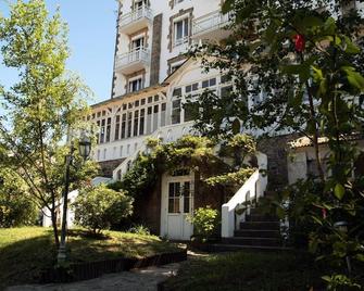 Hôtel Des Deux Mers - Saint-Pierre-Quiberon - Building