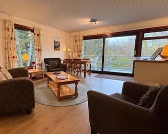 Beautiful 4 Star, 2 Bedroom Chalet With Mountain Views - Crianlarich - Salon