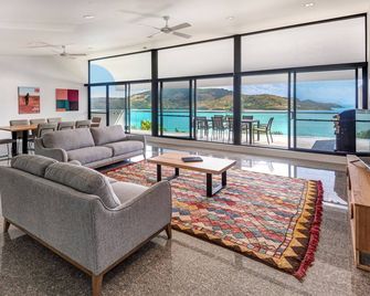 Waves 2 - Hamilton Island - Living room
