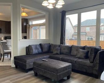 Cheerful home /Brantford college - Brantford - Sala de estar