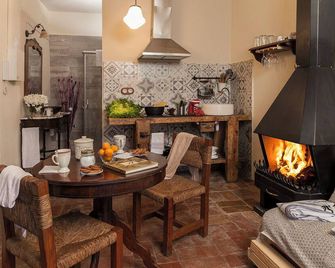 Can Barrina - Ventalló - Comedor