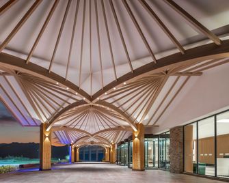 Holiday Inn Express Wawu Mountain By IHG - Meishan - Building