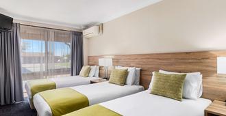 Quality Inn Carriage House - Wagga Wagga - Bedroom