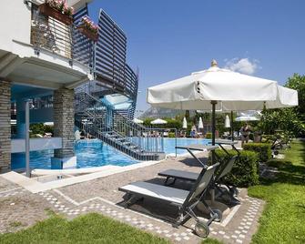 Hotel Poseidon - Terracina - Piscina