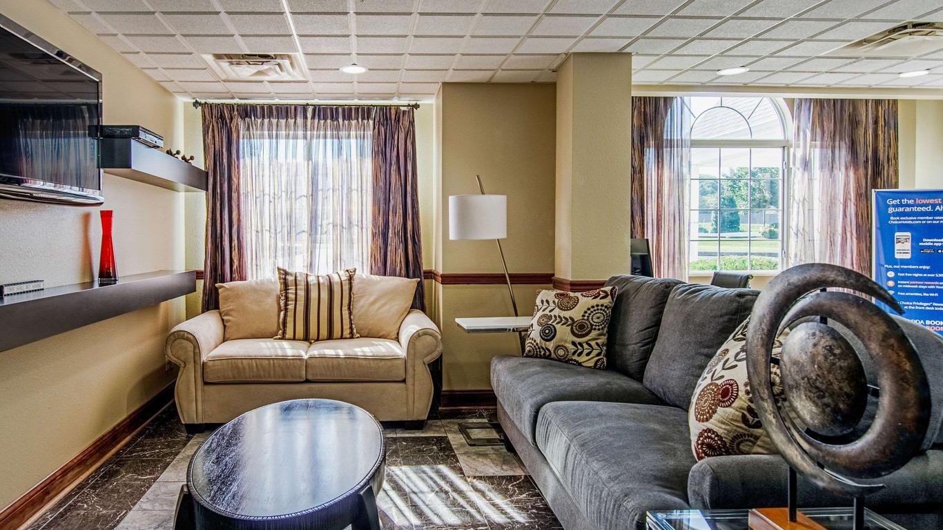 Quality Inn and Suites I-81 Exit 7