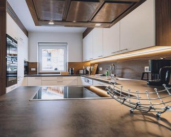 Spa Chalet - Garden Lodge - Zell am See - Cocina