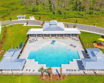 Private 3 rooms in a house with a private hot tub - Land O' Lakes - Piscina