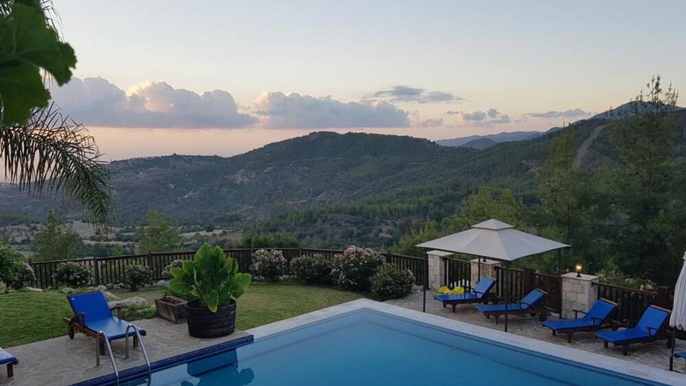 Demetriou Paradisos Hills Hotel