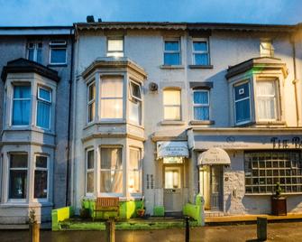 Chesterton Hotel, Blackpool South Shore - Blackpool - Building