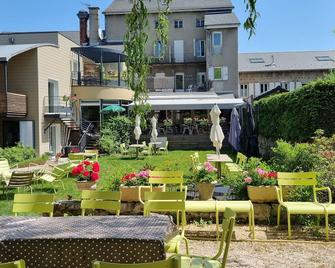 Logis Hotel De La Poste - Tence - Tence - Patio