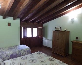 La Casuca del Esbardu Hotel - Colombres - Bedroom