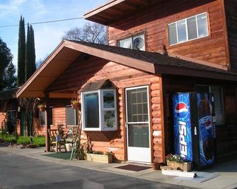 Rainbow Lodge - Lakeport - Gebouw