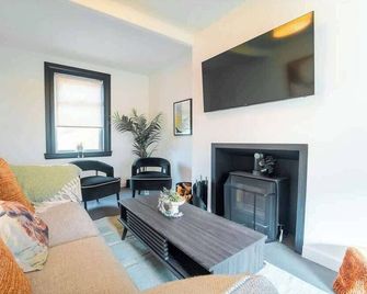 Highland Home on the West Highland Way - Sleeps 5 - Kinlochleven - Wohnzimmer