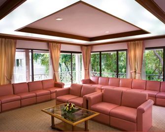Comsaed River Kwai Resort - קאנצ'אנאבורי - טרקלין