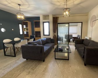 Mountain View Cedars - Bsharri - Living room