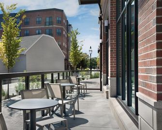 Homewood Suites by Hilton Portsmouth Downtown - Portsmouth - Balcony