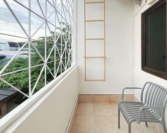 Sleeping Shine by DeliZia Homestay (8-9 Persons) - Сатун - Балкон