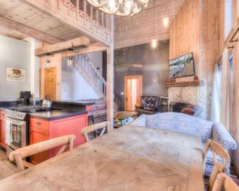 Rustic Tahoe Charm - Tahoma - Dining room