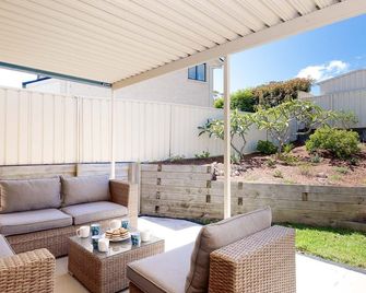 Clancys 149 Spinnaker Way - Air Con, Wi-Fi, - Corlette - Patio