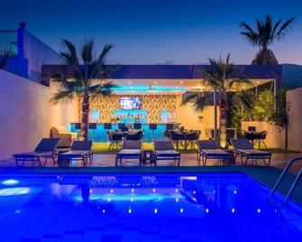 Primavera Hotel - Dassia - Piscina