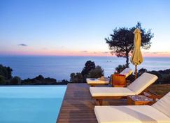 Villa Mirtes with breathtaking sea view,close to Porto Katsiki and Egremni - Athani - Pool