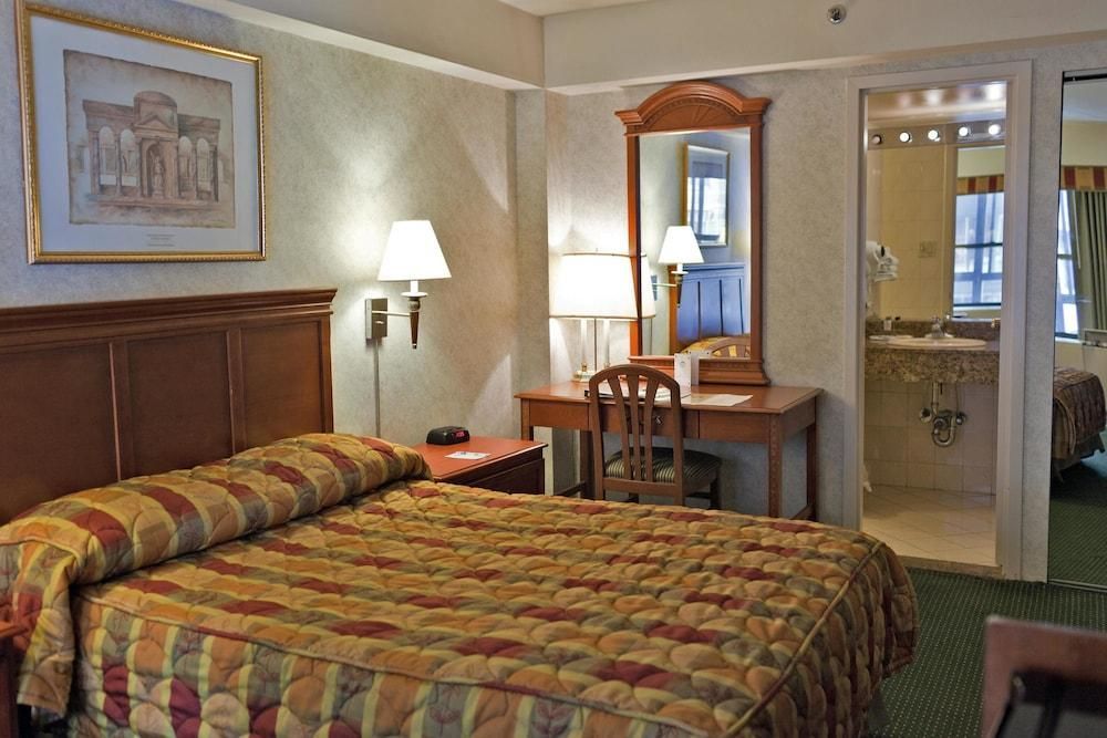 فندق ذا ترافل إن