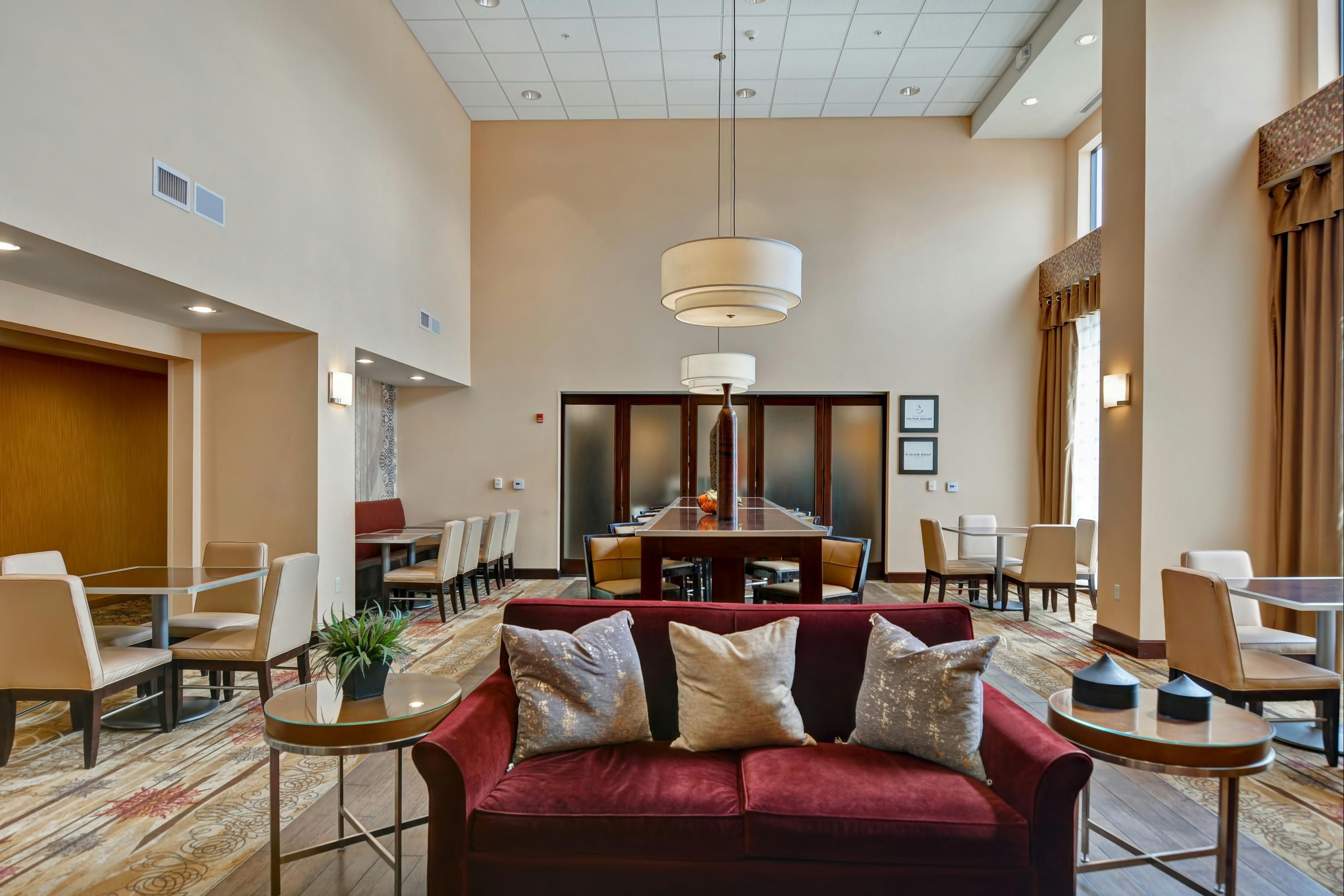 Hampton Inn & Suites Peoria at Grand Prarie - Peoria - Stue