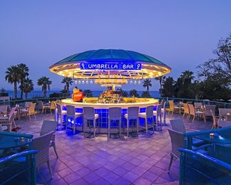 The Grand Blue Sky International - Kuşadası - Bar