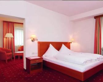 Hotel Neuwirt - Mieming - Bedroom