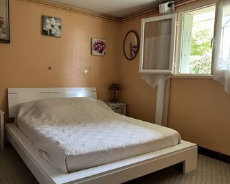 Small apartment with garden - Bergerac - Bedroom