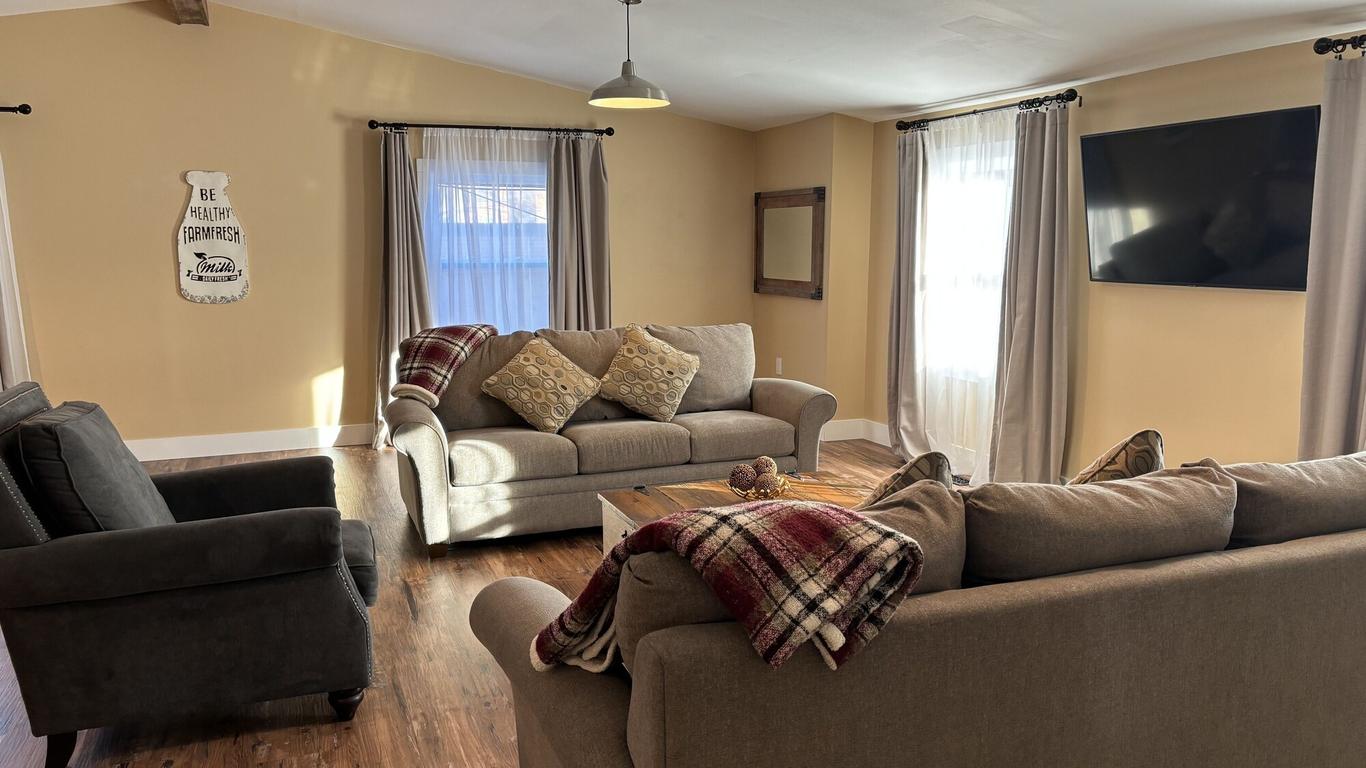 Hermann Crown Suites