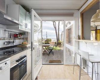 House with sea views, garden and pool - Premià de Dalt - Cocina