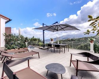 Suite La Panoramica in Sant Agata sui Due Golfi - Castellammare di Stabia - Balcón