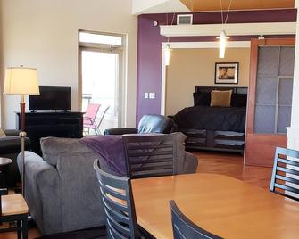 Spacious Two Story Condo -Stunning Lake Views - Indoor Pool - Plenty Of Room! - Ludington - Living room