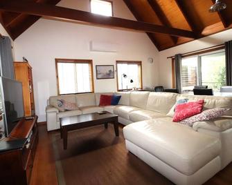 Kookaburra Cottage 71 Straight St Hh - Hat Head - Sala de estar